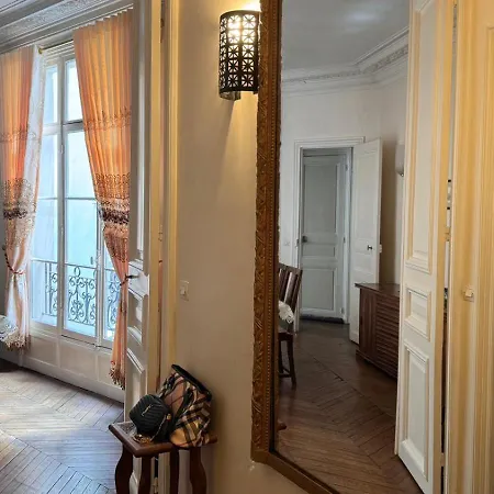 Le Pinky Bird - Courcelles Champs Elysees Apartamento *